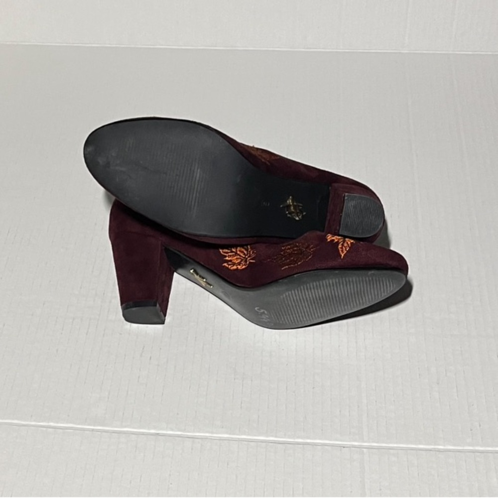 Lulu Hun Lear Embroidered Block Heels - Picture 9 of 15